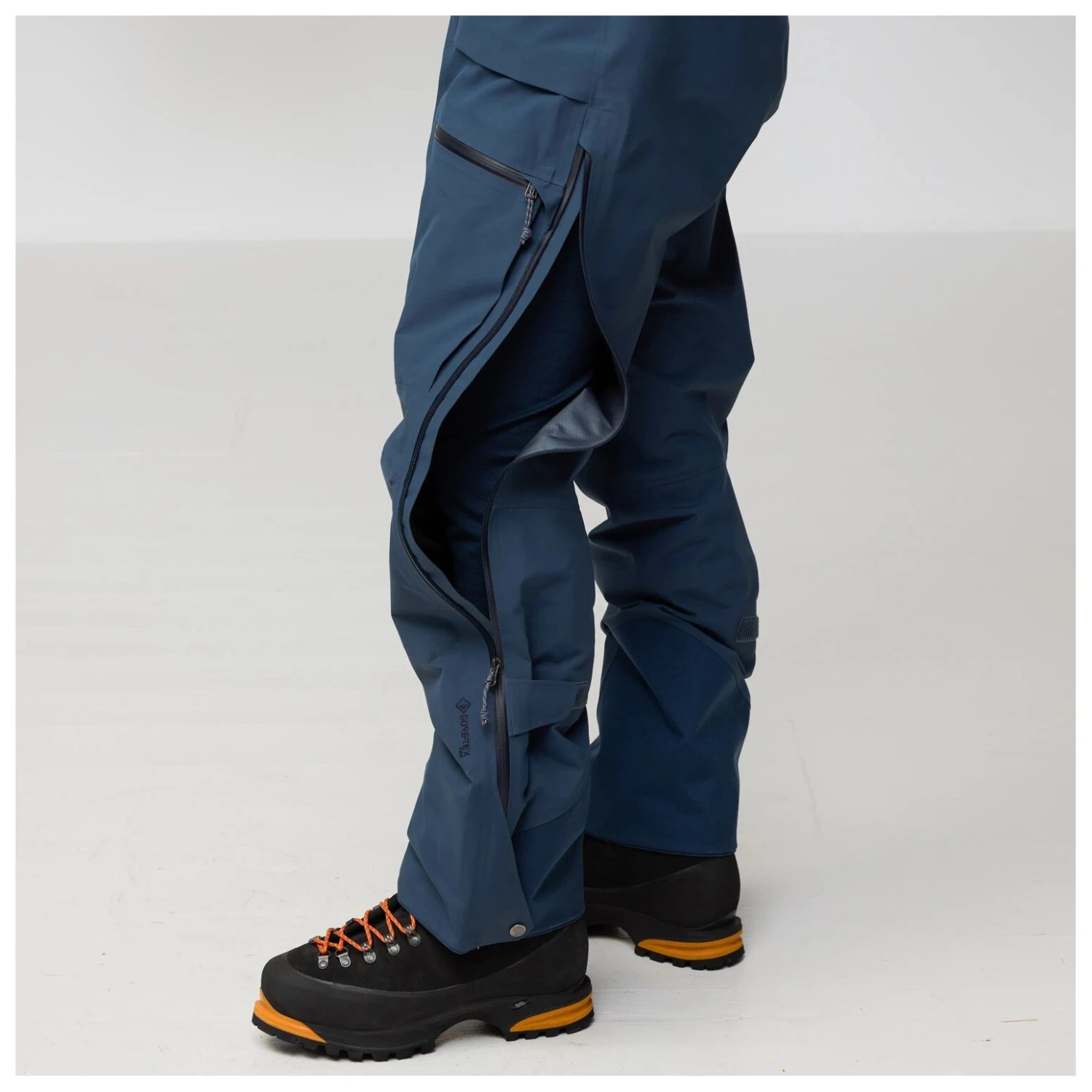 FJÄLLRÄVEN Fjällräven - Bergtagen GTX Pro Trousers - Mountaineering Trousers 11 FJÄLLRÄVEN Fjällräven - Bergtagen GTX Pro Trousers - Mountaineering Trousers - Image 9