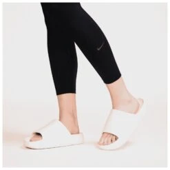 Nike - Women's One High-Waisted Shorts - Leggings -Bergfreunde nike womens one high waisted shorts leggings detail 7