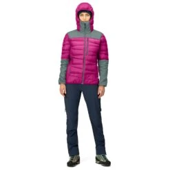 Norrøna - Women's Falketind Down750 Hood - Down Jacket -Bergfreunde norroena womens falketind down750 hood down jacket detail 3