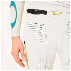 Oakley - Seeker Edge Pant - Cycling Bottoms -Bergfreunde oakley seeker edge pant cycling bottoms detail 6