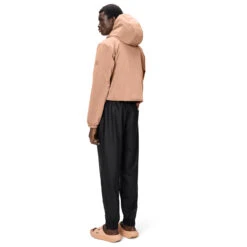 Rains - Lohja Short Insulated Jacket W3T1 - Waterproof Jacket -Bergfreunde rains lohja short insulated jacket w3t1 waterproof jacket detail 3