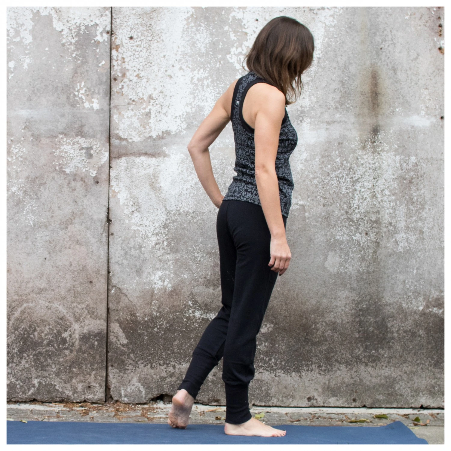 Super.natural - Women's Essential Cuffed Pant - Tracksuit Trousers 6 Super.natural - Women's Essential Cuffed Pant - Tracksuit Trousers - Image 4