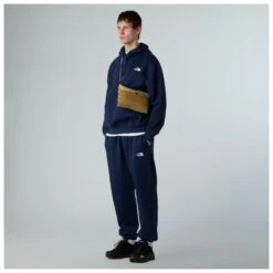 The North Face - Essential Relaxed Straight Jogger - Tracksuit Trousers -Bergfreunde the north face essential relaxed straight jogger tracksuit trousers detail 5
